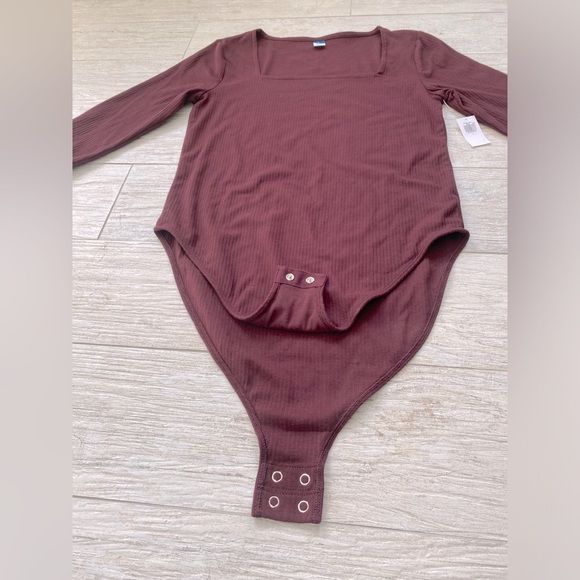 NWT long sleeve body suit size large maroon in color - Picture 2 of 4